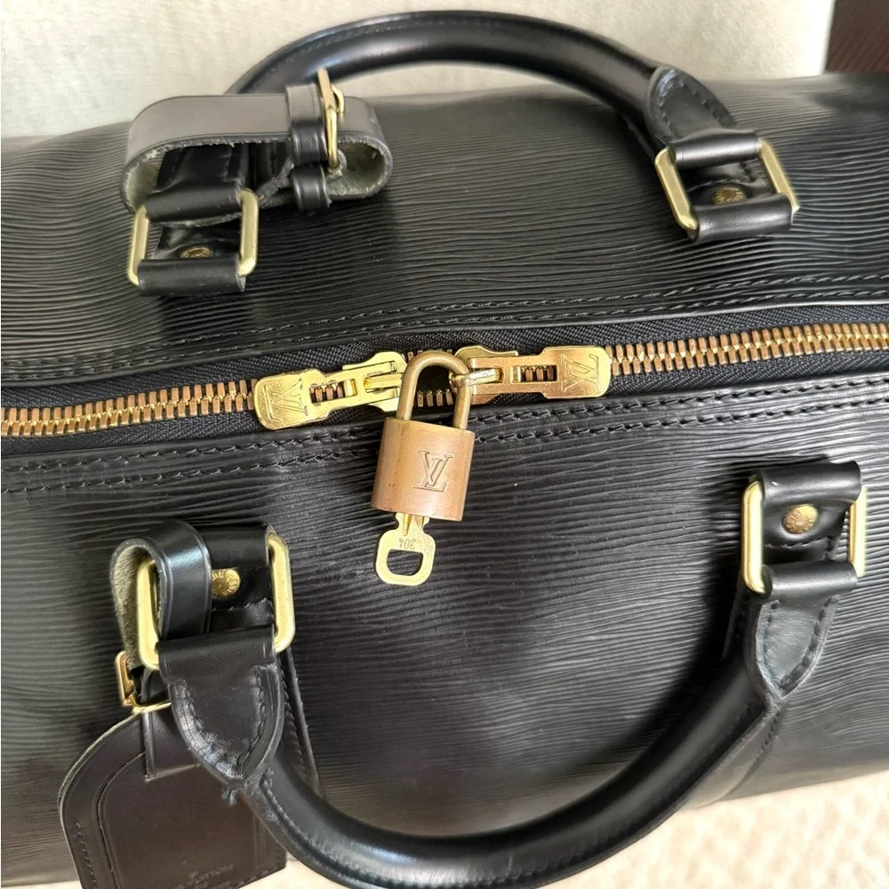 Authentic Louis Vuitton unisex Keepall 55 bag black Epi leather - Picture 10 of 16